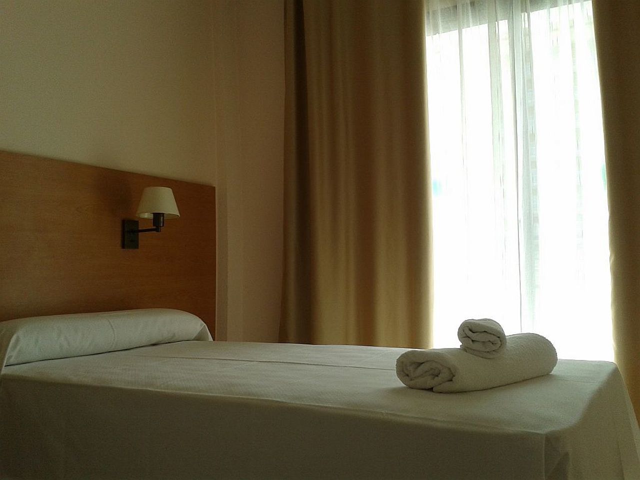 Bay Hotel Roses Esterno foto