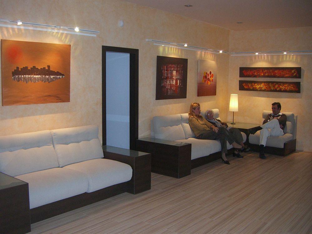 Bay Hotel Roses Esterno foto
