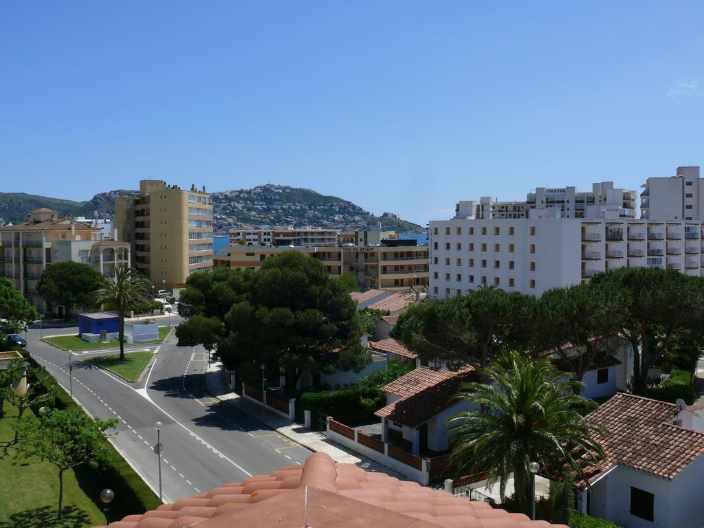 Bay Hotel Roses Esterno foto